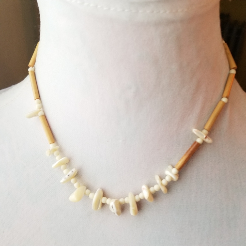 Vintage necklace mother of pearl beads